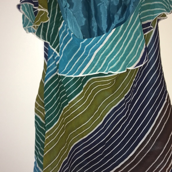 Guess halter top - Picture 3 of 6